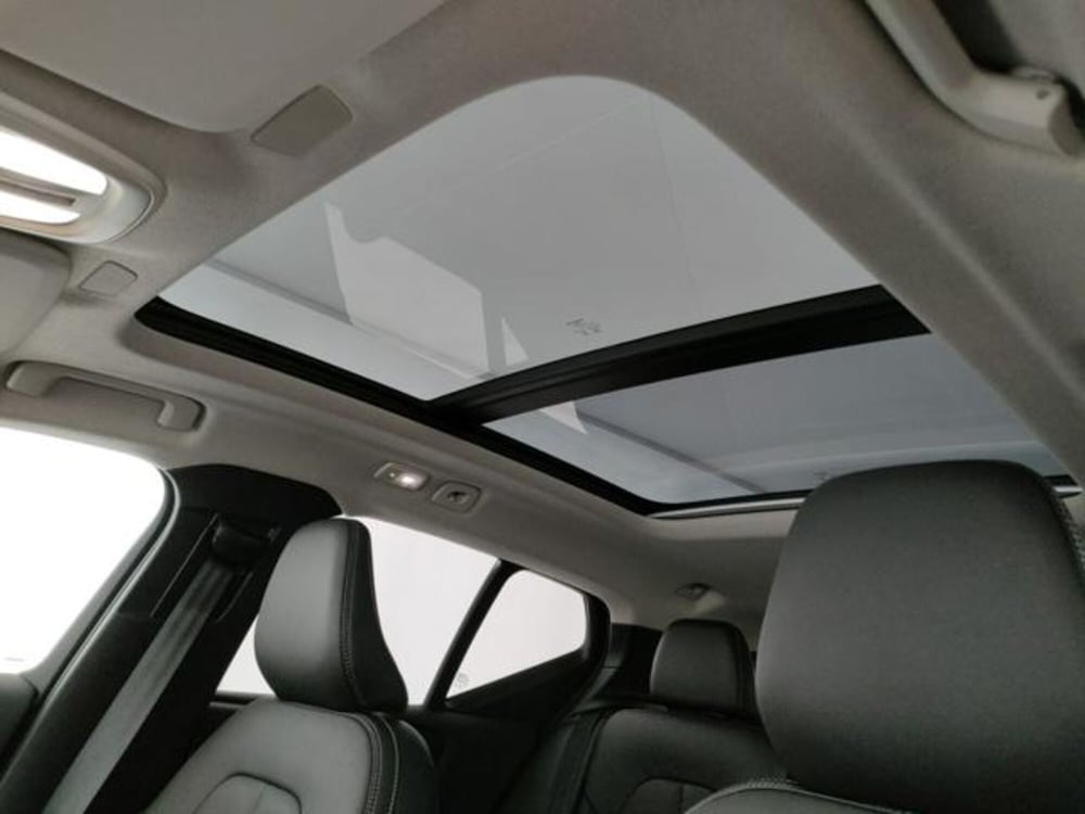 Volvo XC40 nuova a Modena (14)