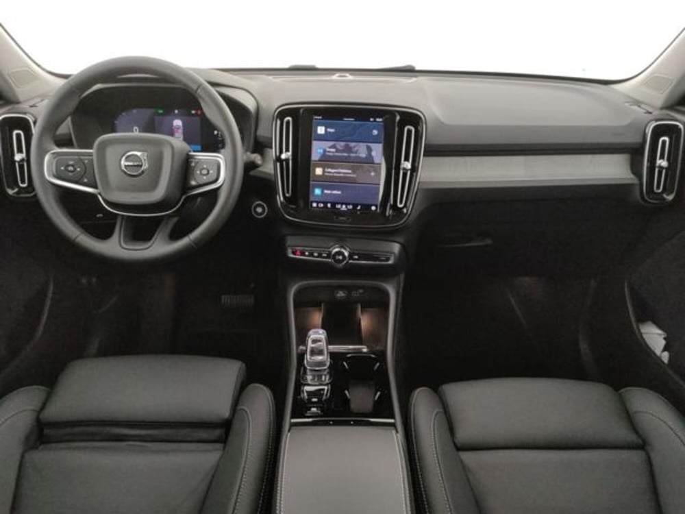 Volvo XC40 nuova a Modena (16)