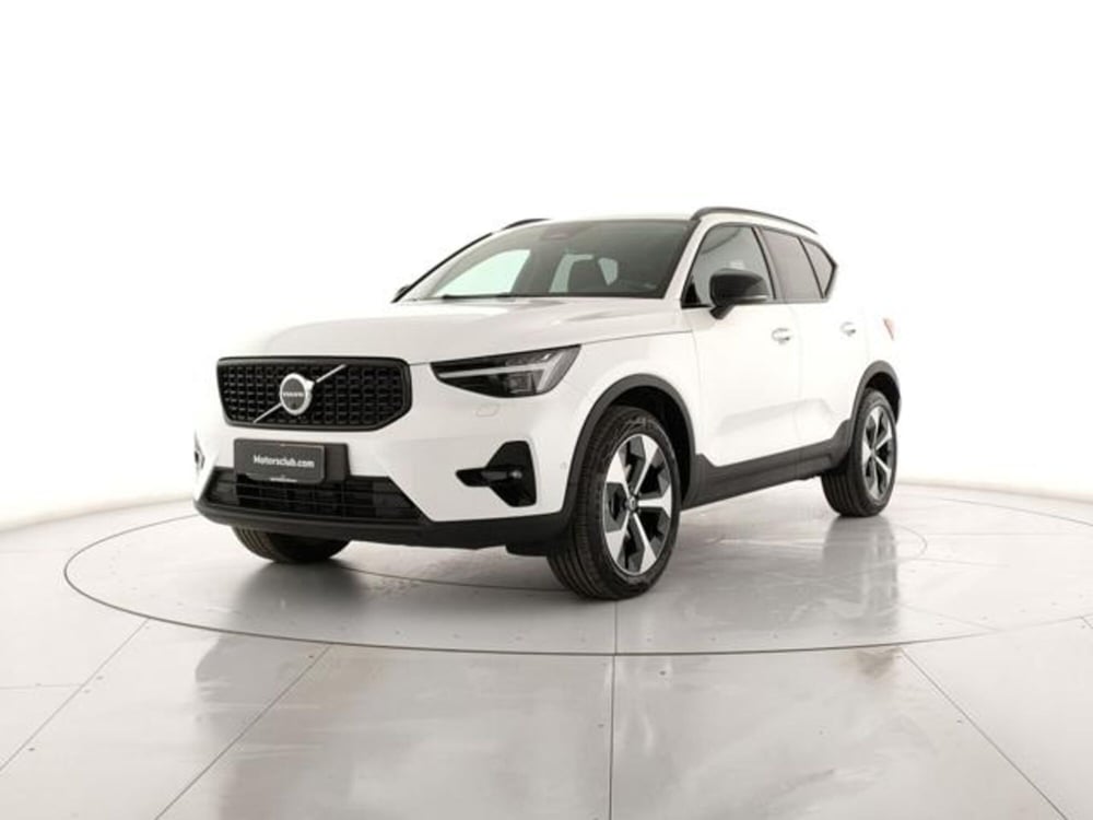 Volvo XC40 nuova a Modena (2)