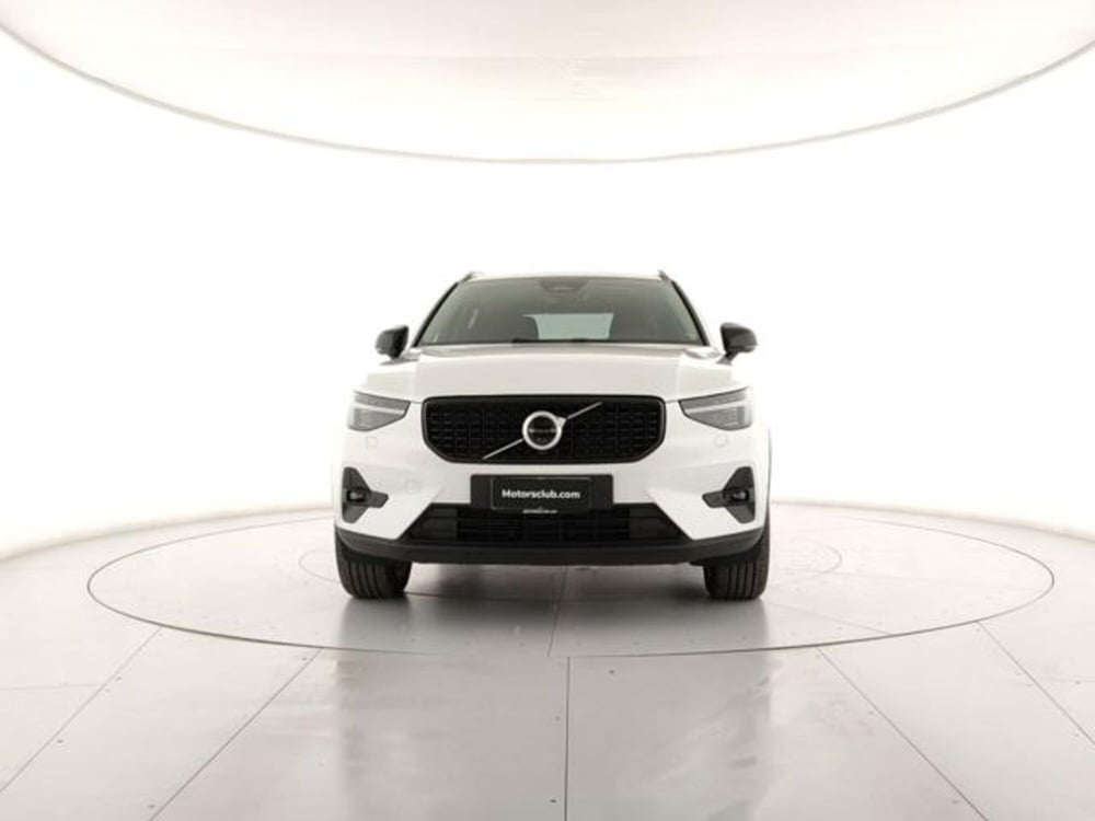 Volvo XC40 nuova a Modena (7)