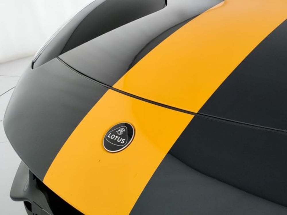 Lotus Emira nuova a Modena (12)