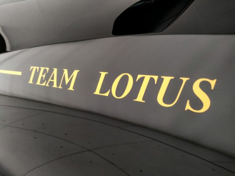 Lotus Emira nuova a Modena (13)