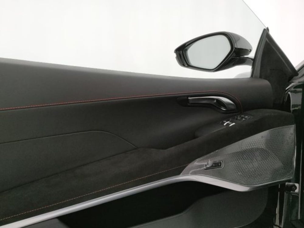 Lotus Emira nuova a Modena (15)