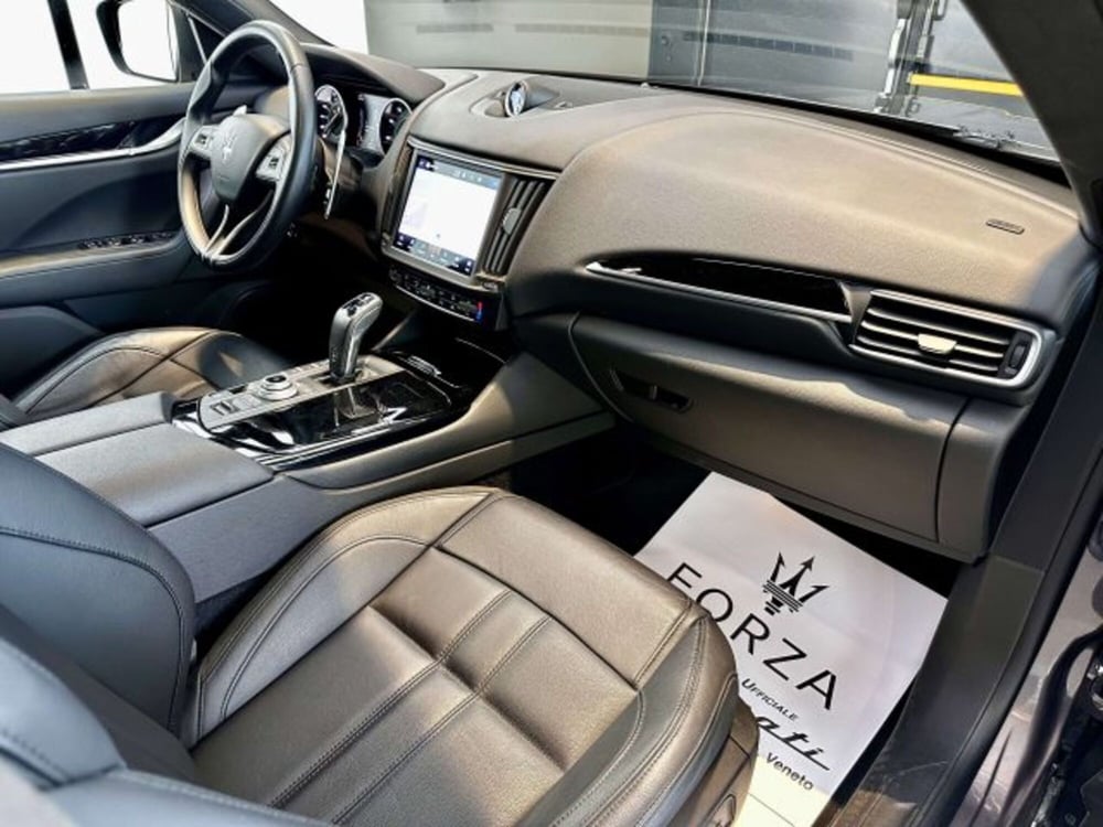 Maserati Levante usata a Torino (12)