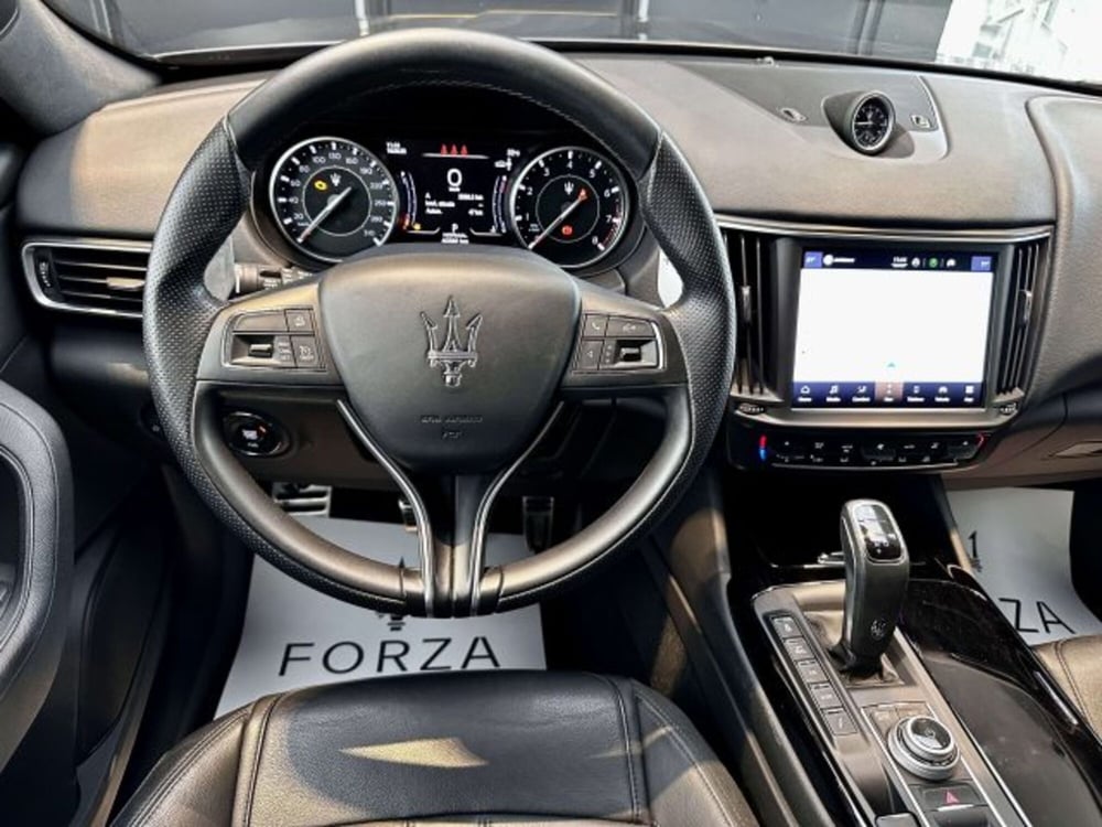 Maserati Levante usata a Torino (14)