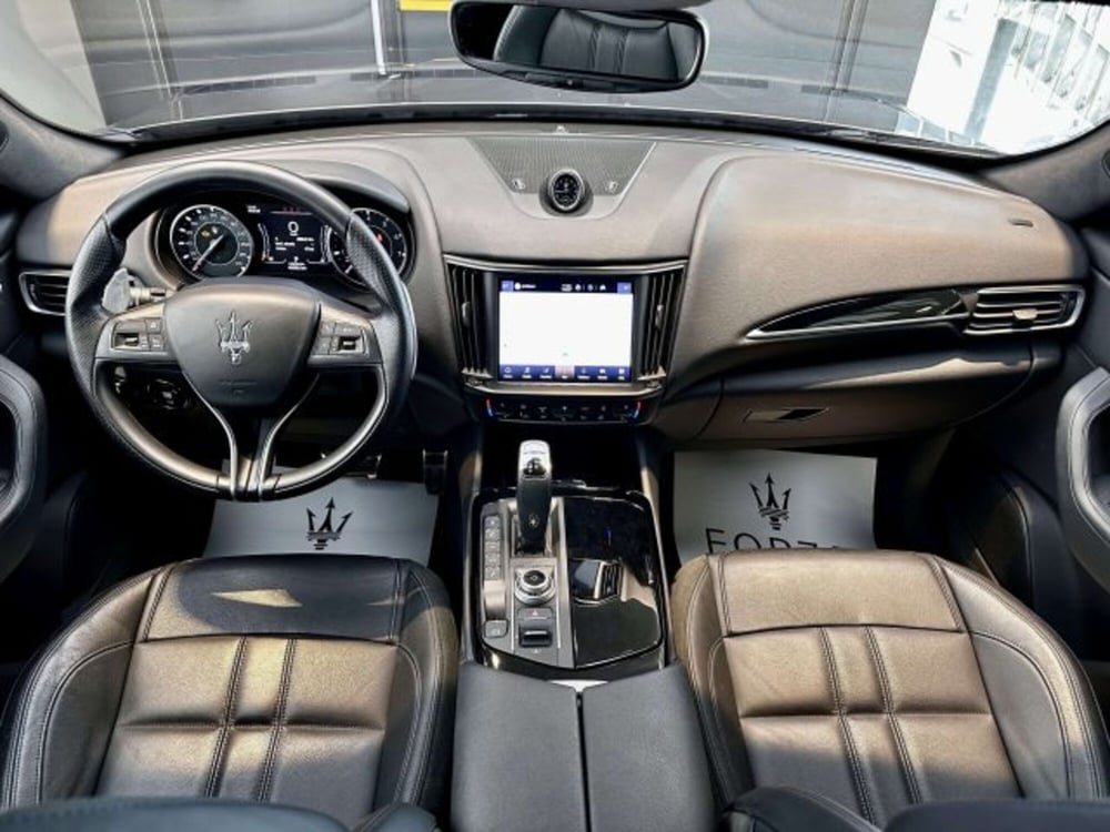 Maserati Levante usata a Torino (15)