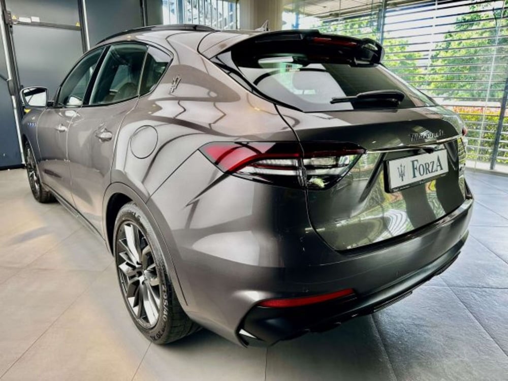 Maserati Levante usata a Torino (8)