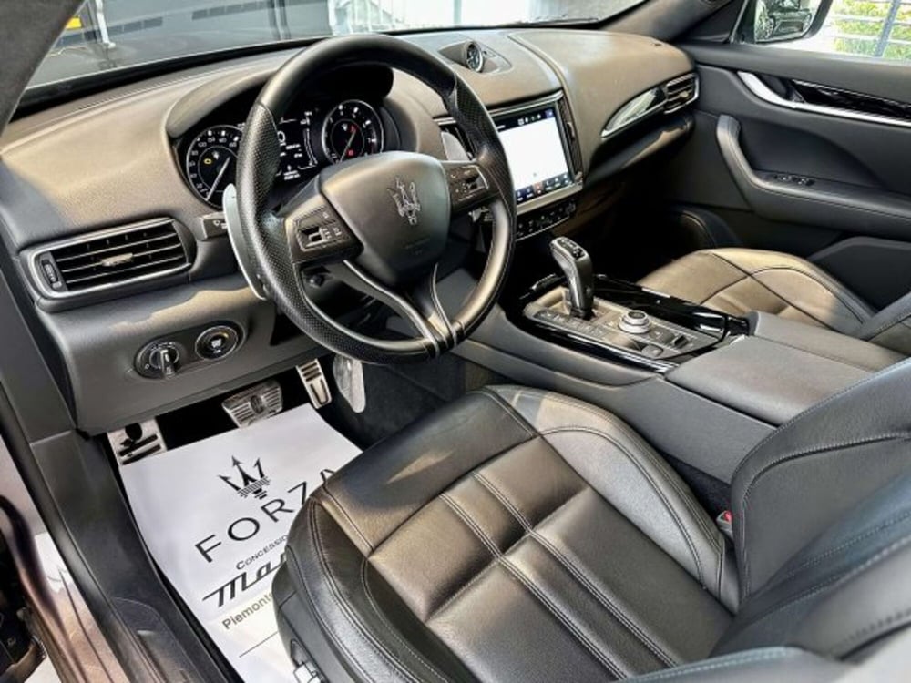 Maserati Levante usata a Torino (9)