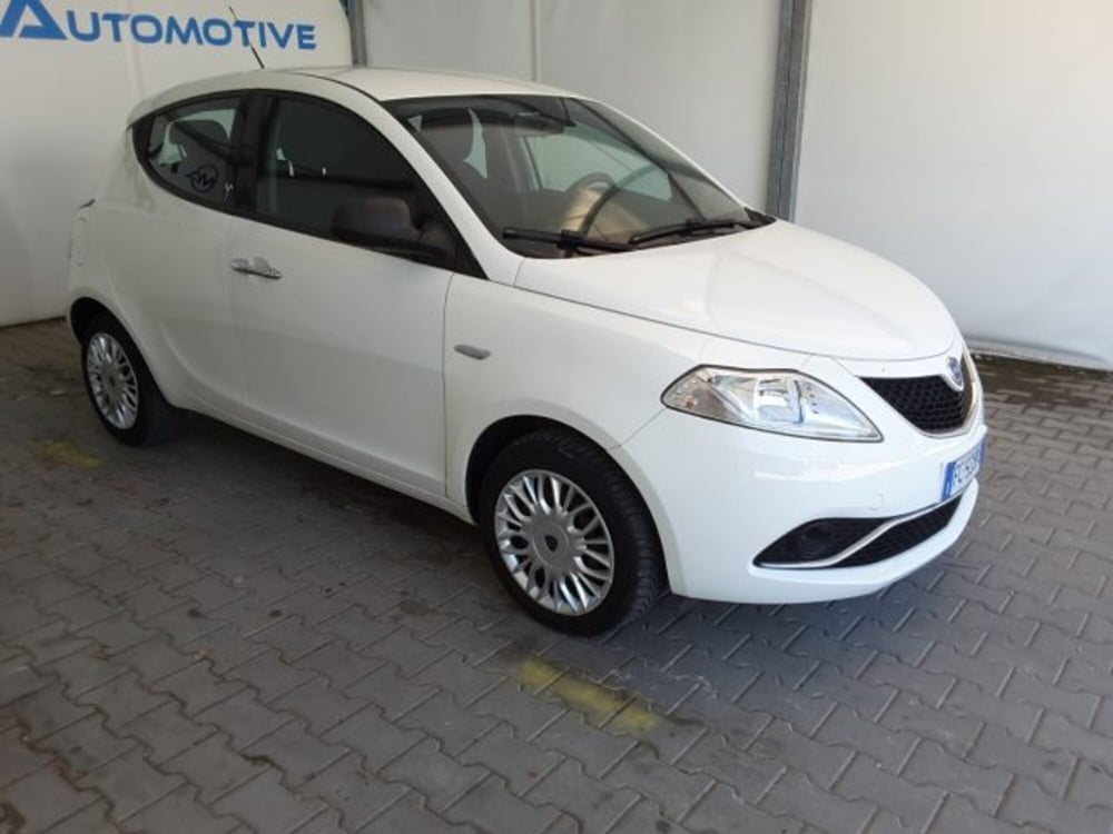 Lancia Ypsilon usata a Firenze (2)