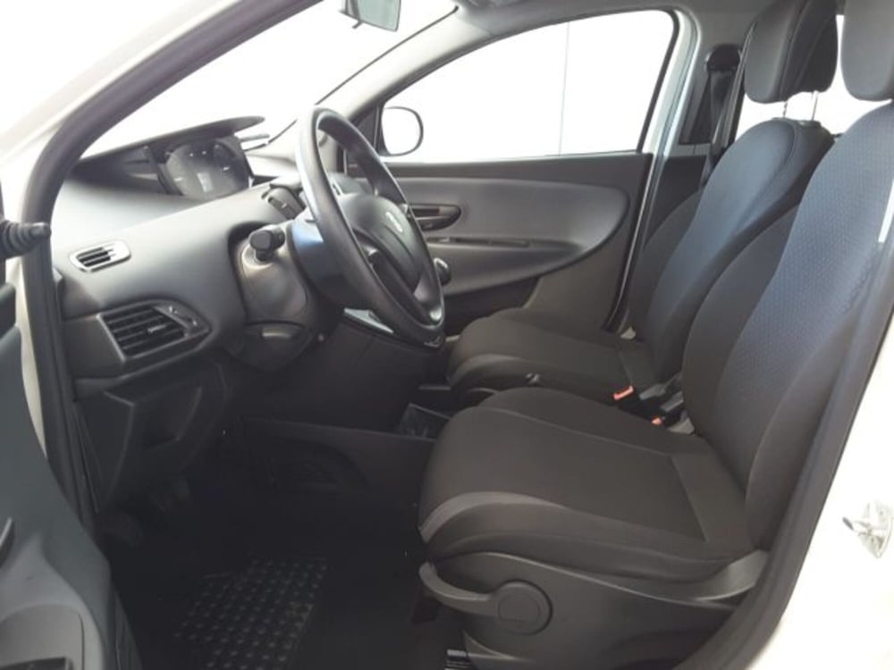 Lancia Ypsilon usata a Firenze (5)