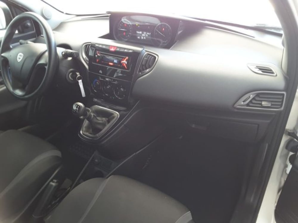 Lancia Ypsilon usata a Firenze (9)