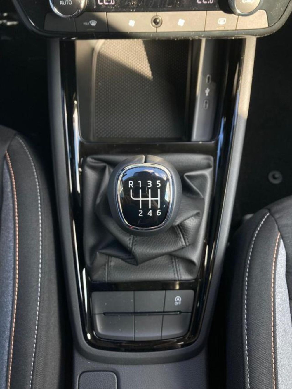 Skoda Kamiq nuova a Novara (10)