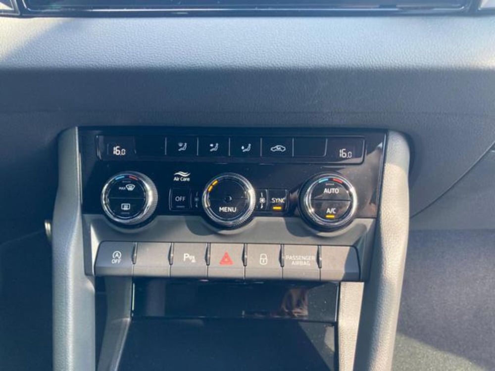 Skoda Karoq nuova a Novara (9)