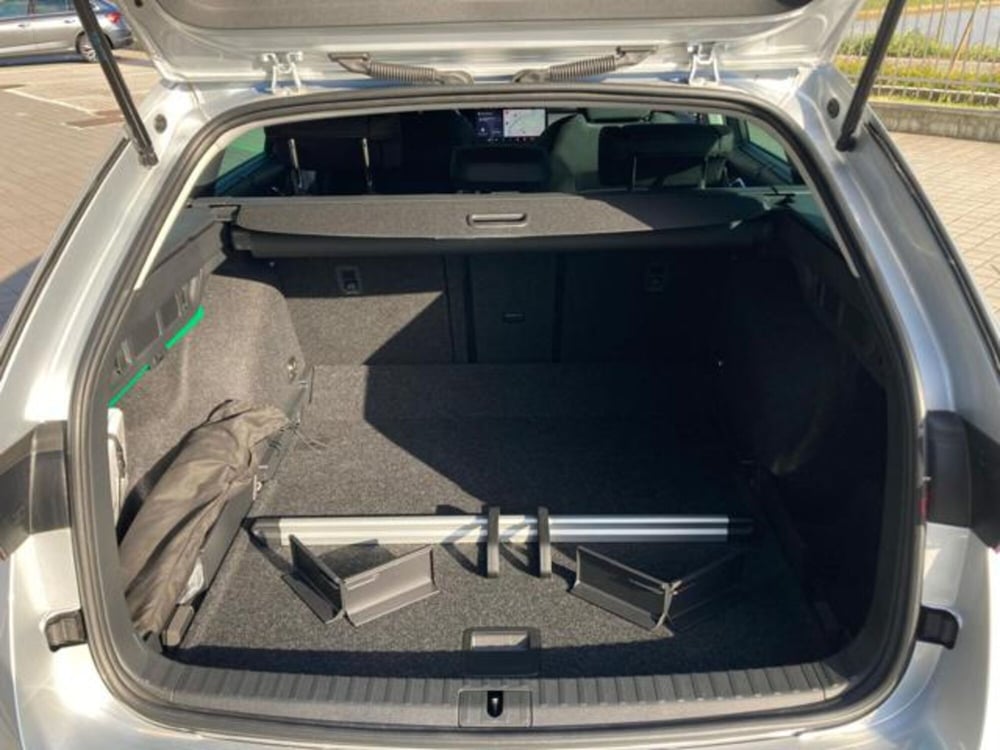 Skoda Octavia Station Wagon nuova a Novara (5)