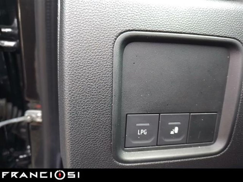 Dacia Duster usata a Modena (14)