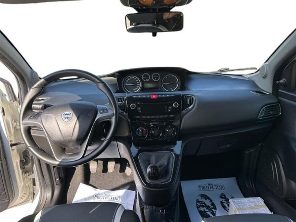 Lancia Ypsilon usata a Torino (13)