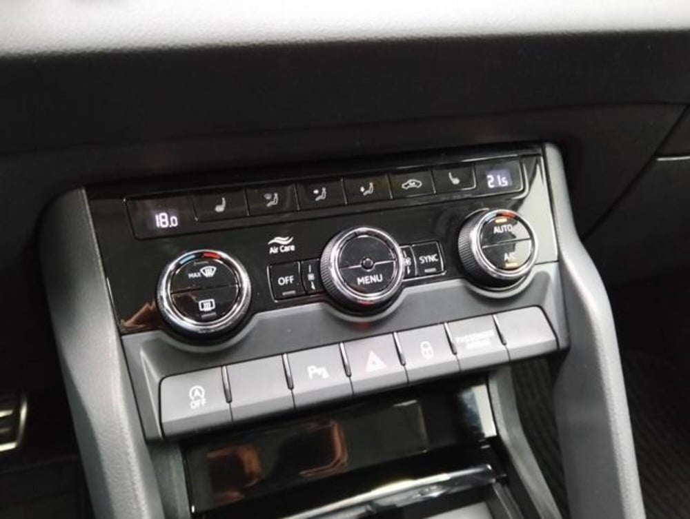 Skoda Karoq usata a Como (18)