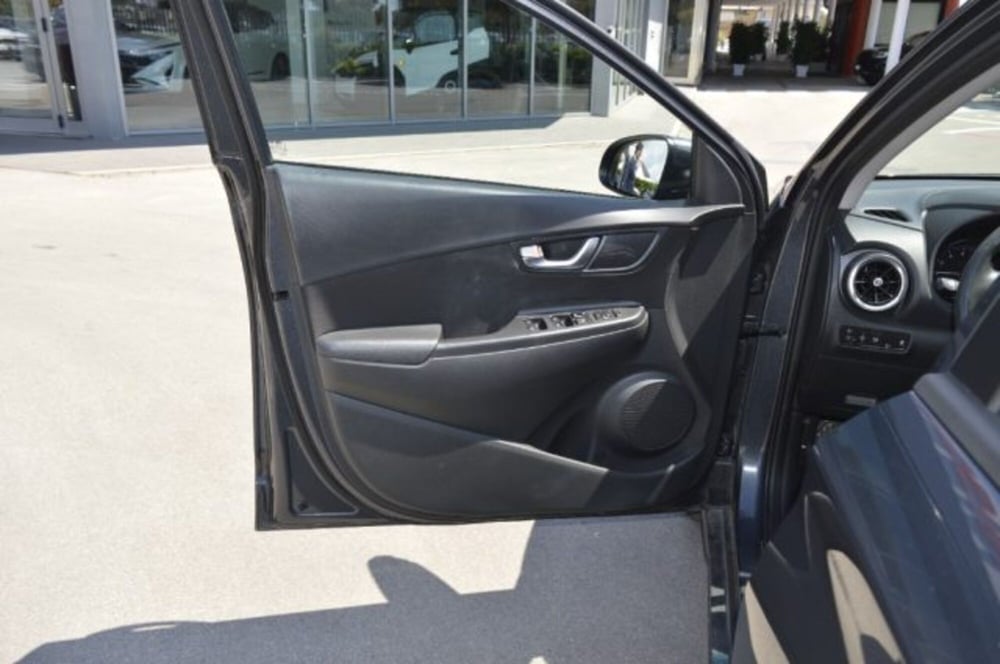 Hyundai Kona usata a Latina (12)