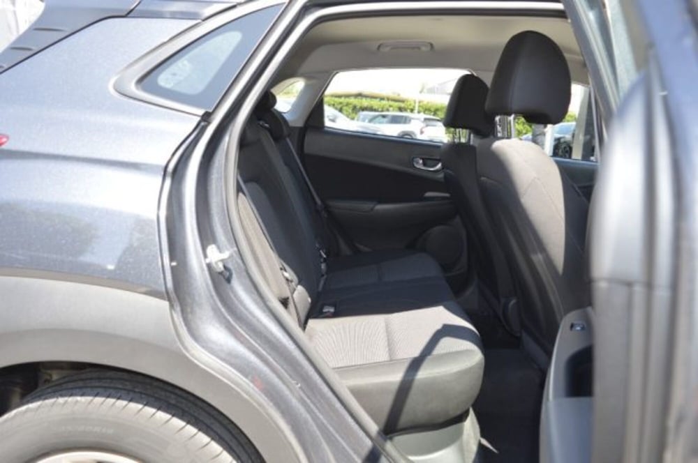 Hyundai Kona usata a Latina (9)