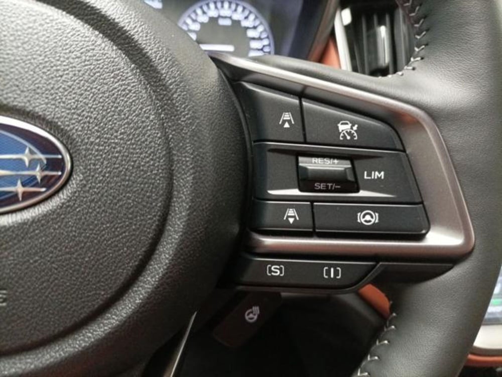 Subaru Outback nuova a Milano (13)