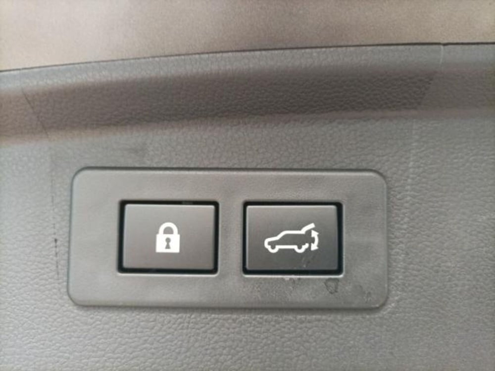 Subaru Outback nuova a Milano (19)