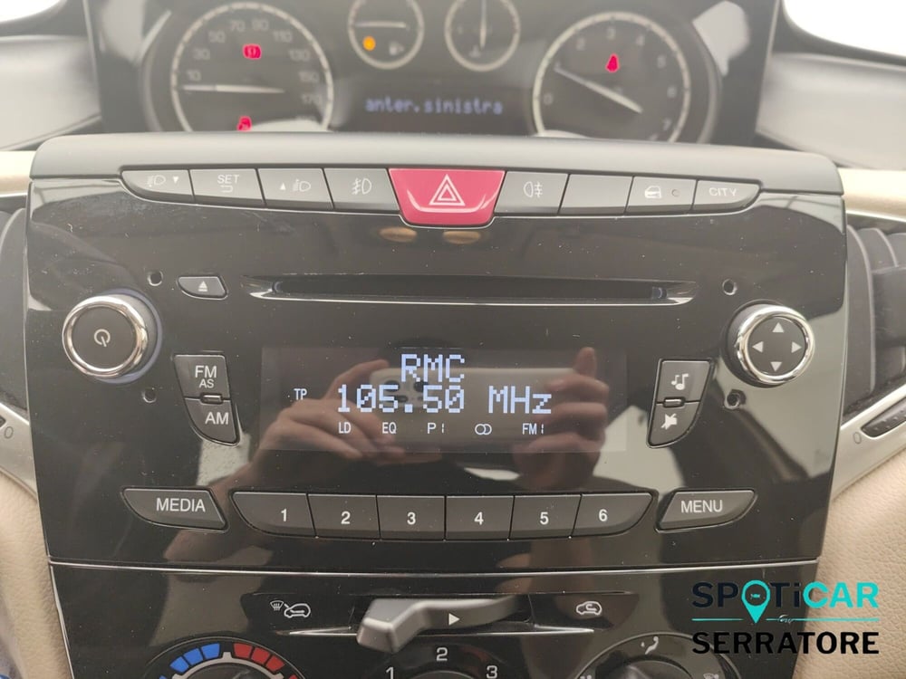 Lancia Ypsilon usata a Como (11)