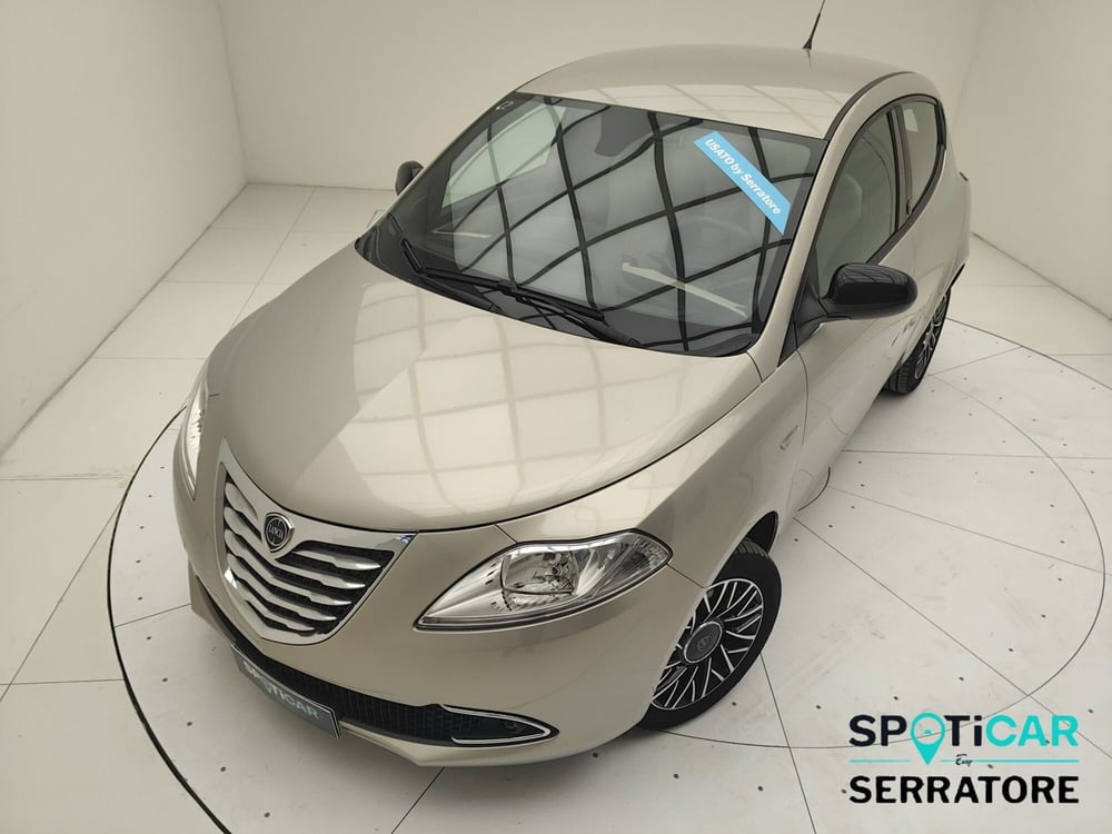 Lancia Ypsilon usata a Como (15)