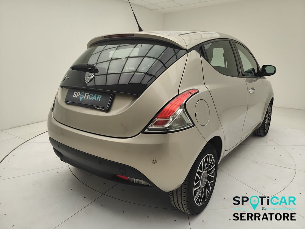 Lancia Ypsilon usata a Como (5)