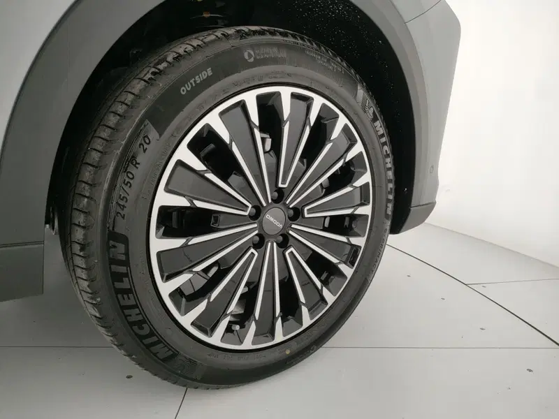 Omoda Omoda 9 SHS-P nuova a Caserta (20)