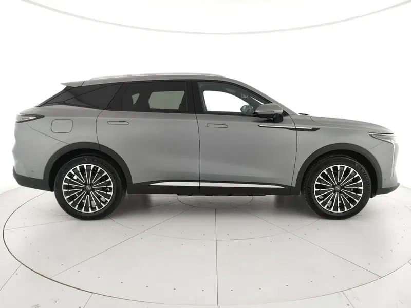 Omoda Omoda 9 SHS-P nuova a Caserta (4)