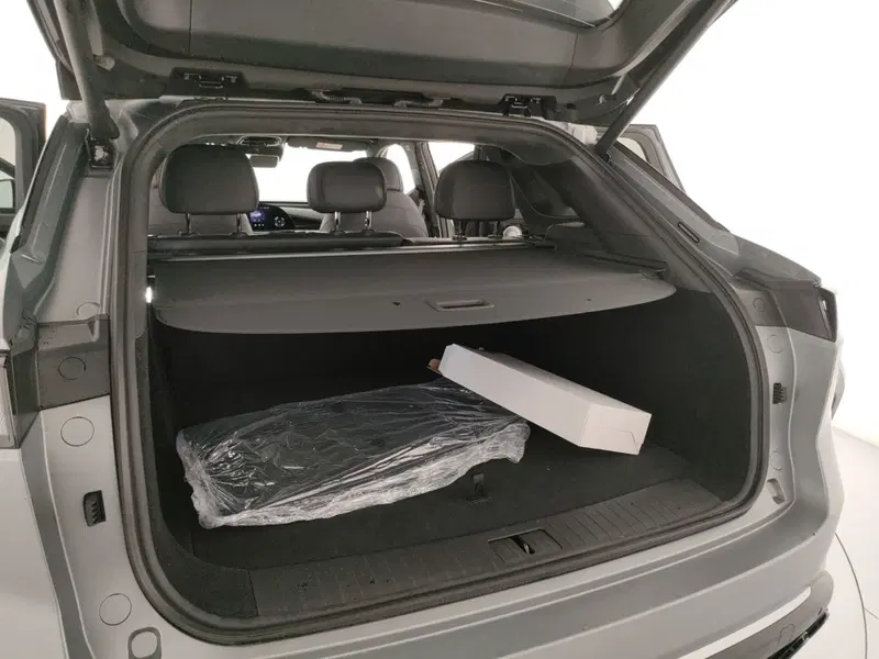 Omoda Omoda 9 SHS-P nuova a Caserta (8)