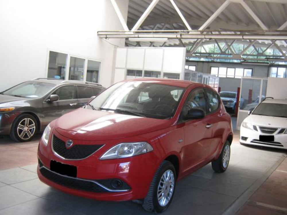 Lancia Ypsilon usata a Ascoli Piceno (3)