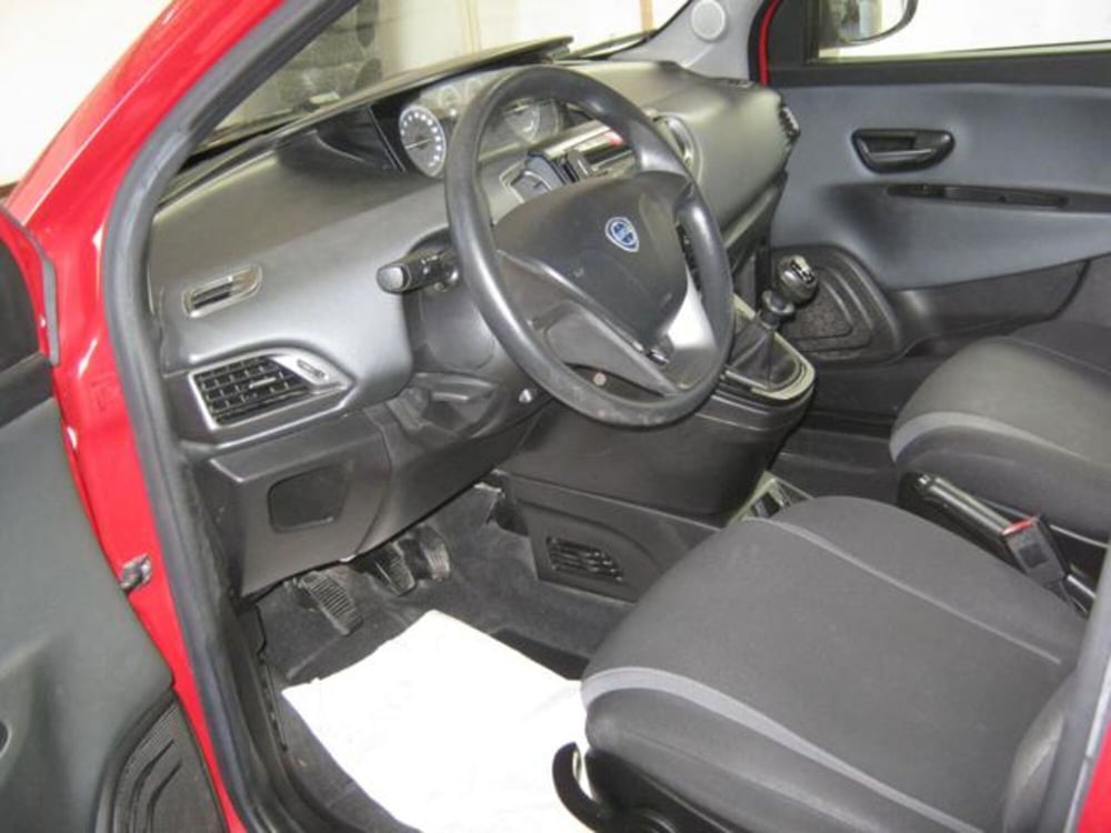 Lancia Ypsilon usata a Ascoli Piceno (6)