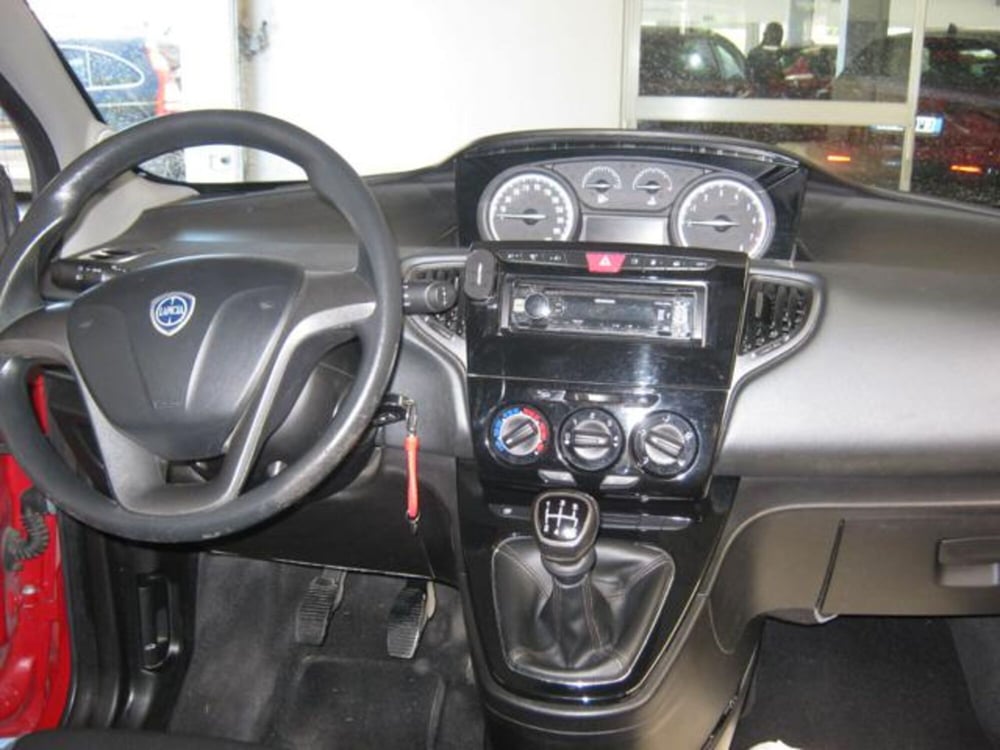 Lancia Ypsilon usata a Ascoli Piceno (8)