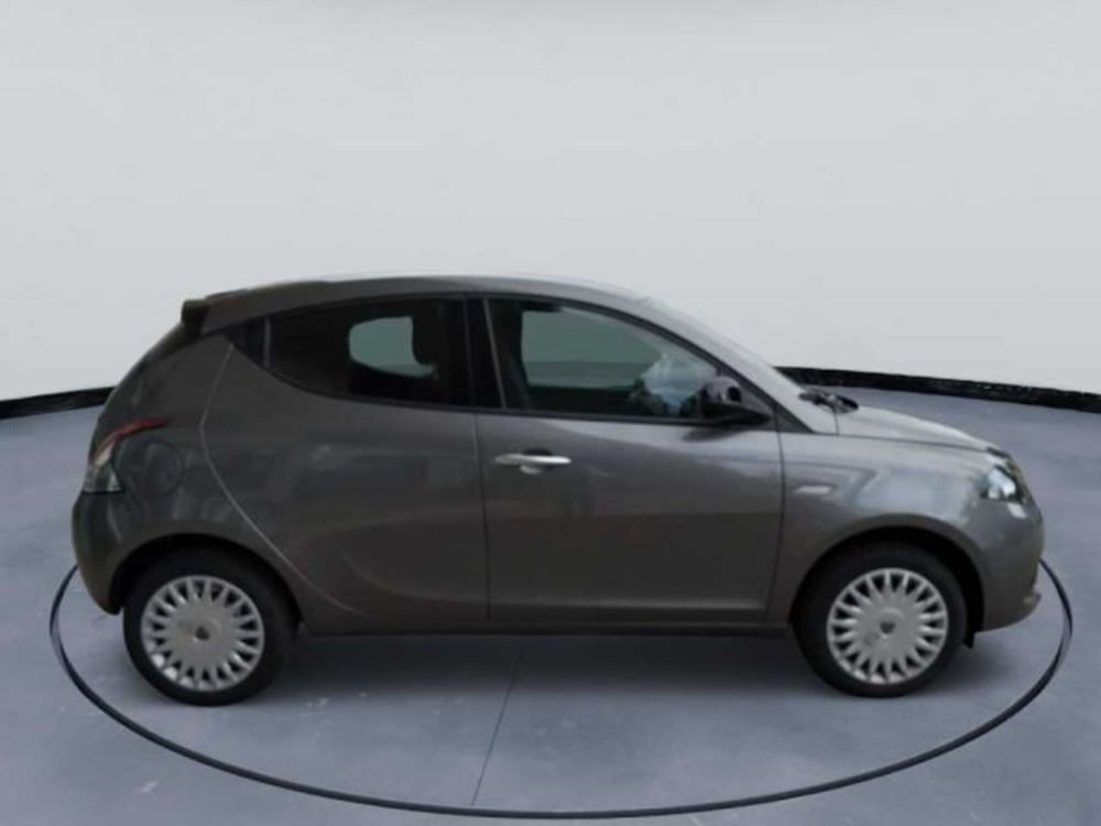 Lancia Ypsilon usata a Caltanissetta (3)