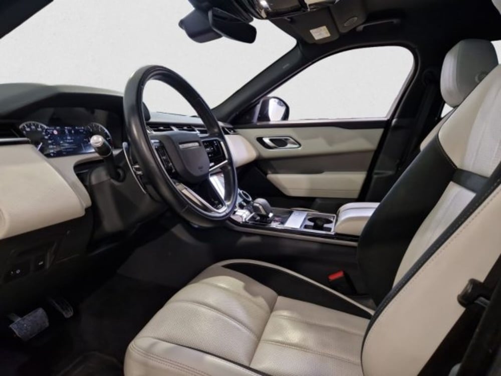 Land Rover Range Rover Velar usata a Livorno (9)