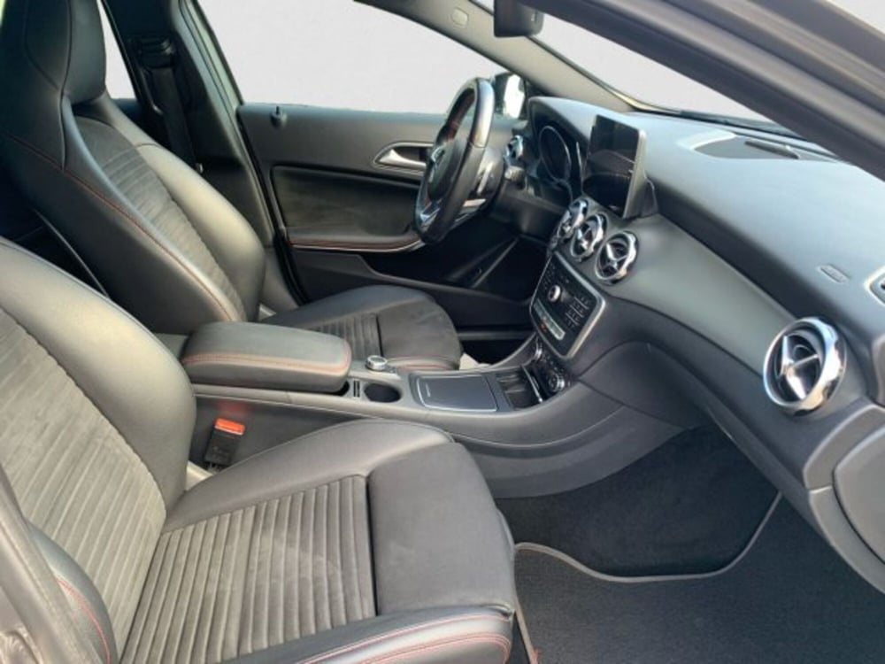Mercedes-Benz GLA SUV usata a Livorno (11)