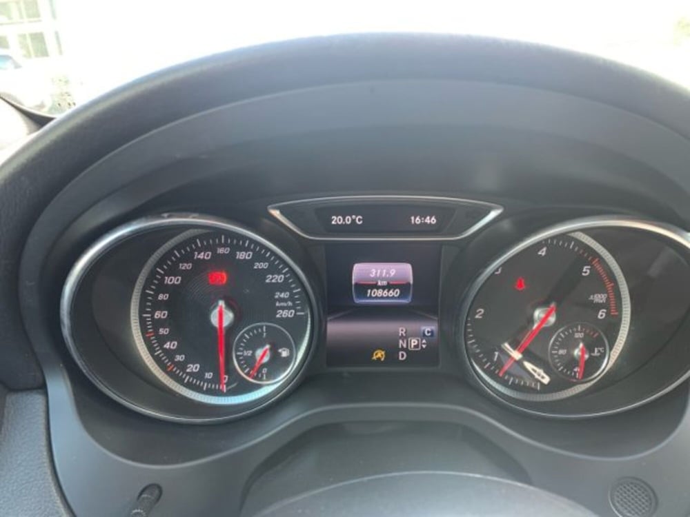Mercedes-Benz GLA SUV usata a Livorno (18)