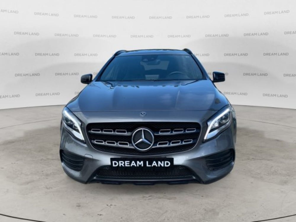 Mercedes-Benz GLA SUV usata a Livorno (2)