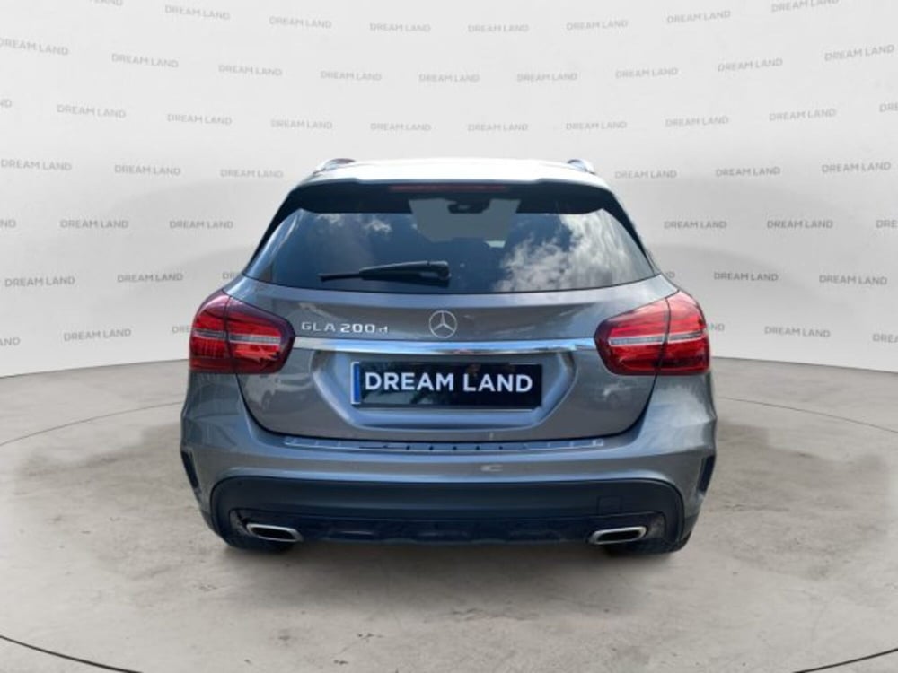 Mercedes-Benz GLA SUV usata a Livorno (5)