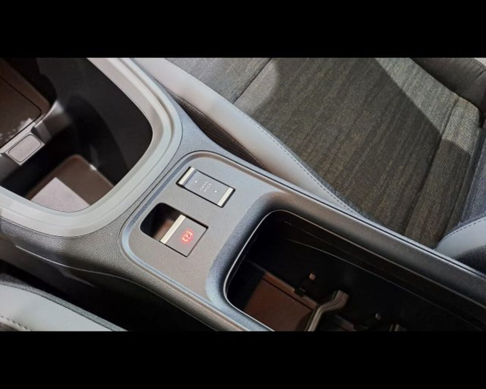 Jeep Avenger nuova a Aosta (13)
