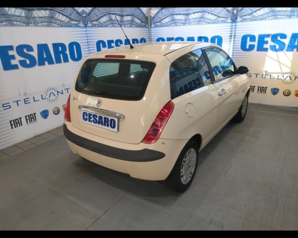 Lancia Ypsilon usata a Aosta (3)