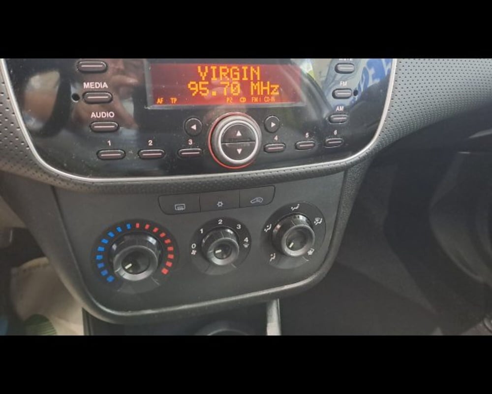 Fiat Punto Evo usata a Aosta (10)