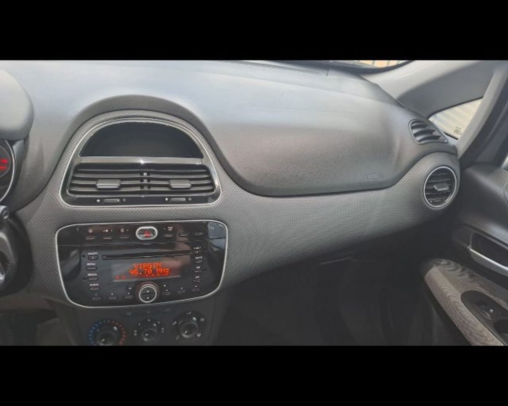 Fiat Punto Evo usata a Aosta (8)