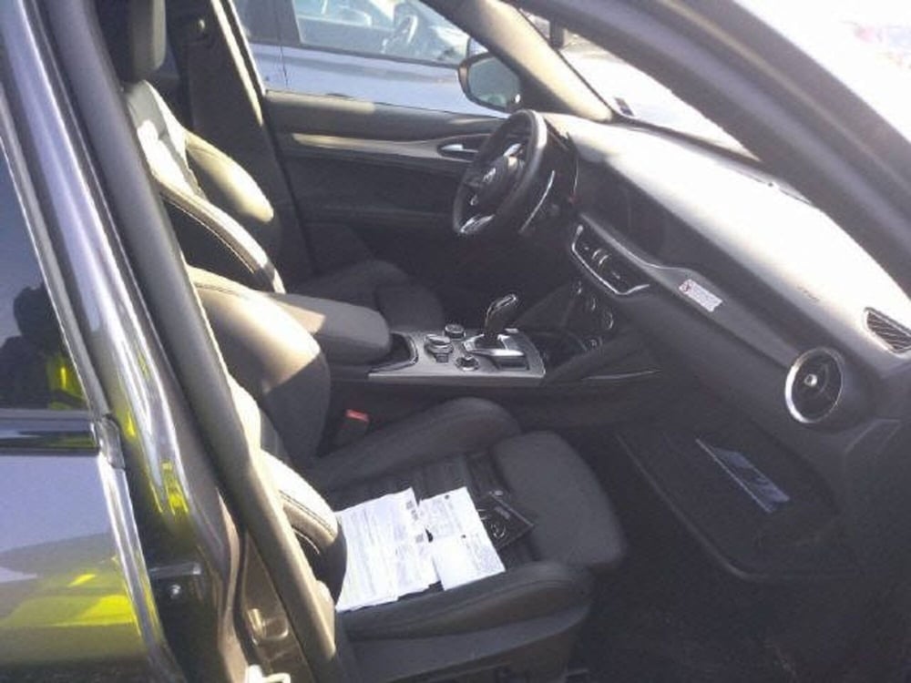 Alfa Romeo Stelvio usata a Aosta (6)