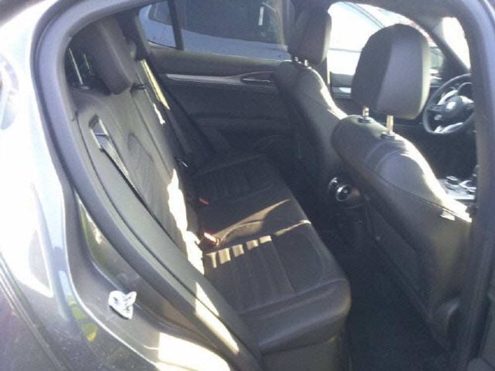 Alfa Romeo Stelvio usata a Aosta (7)
