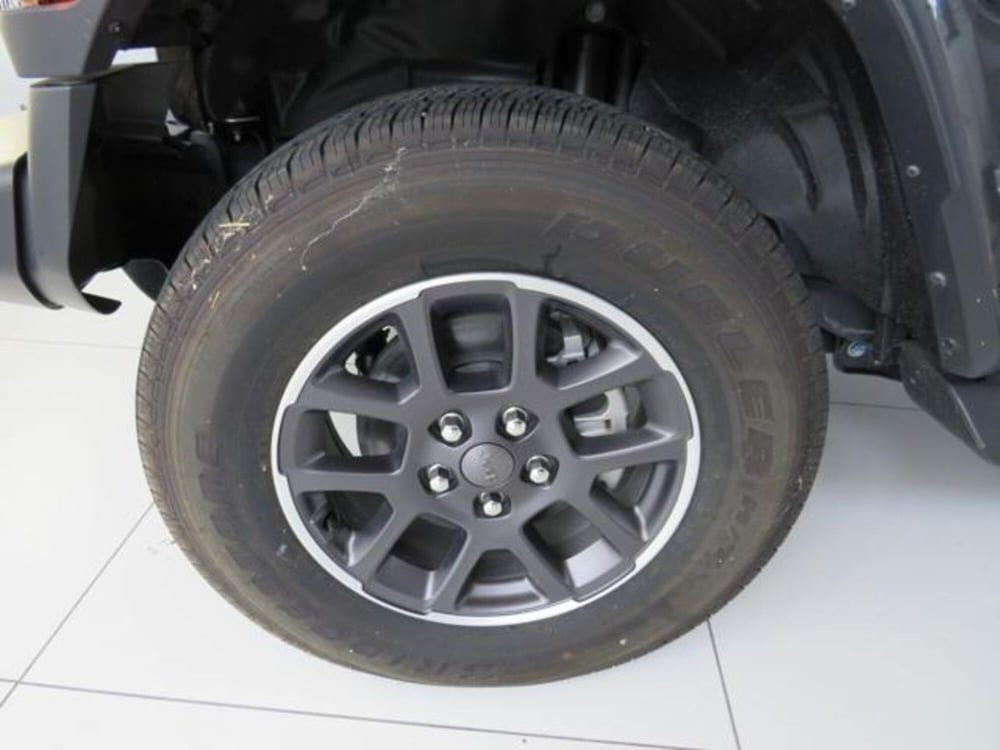 Jeep Gladiator nuova a Lodi (12)