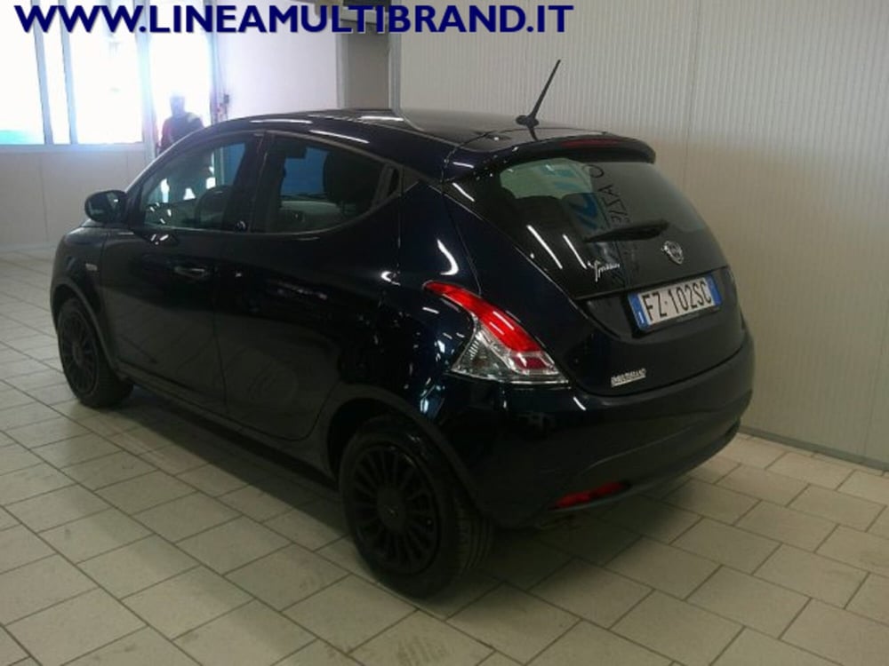 Lancia Ypsilon usata a Piacenza (2)