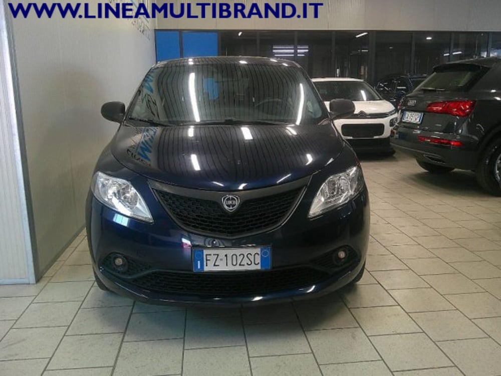 Lancia Ypsilon usata a Piacenza (7)