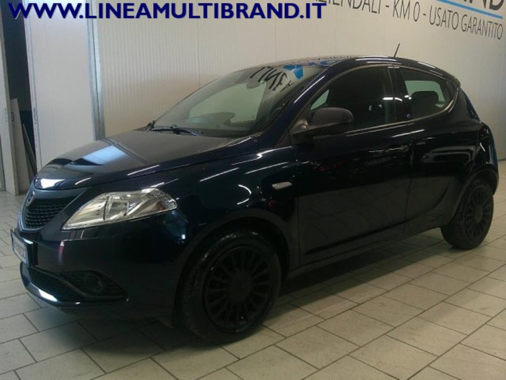 Lancia Ypsilon usata a Piacenza (9)